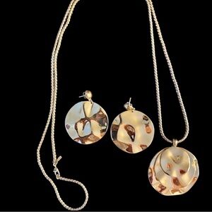 Vintage hammered Earrings and Pendant set gold